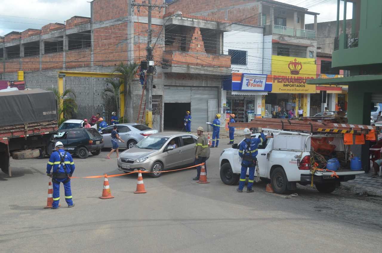 Camacã: Coelba inicia a troca de fiação e rede elétrica em pontos estratégicos da cidade
